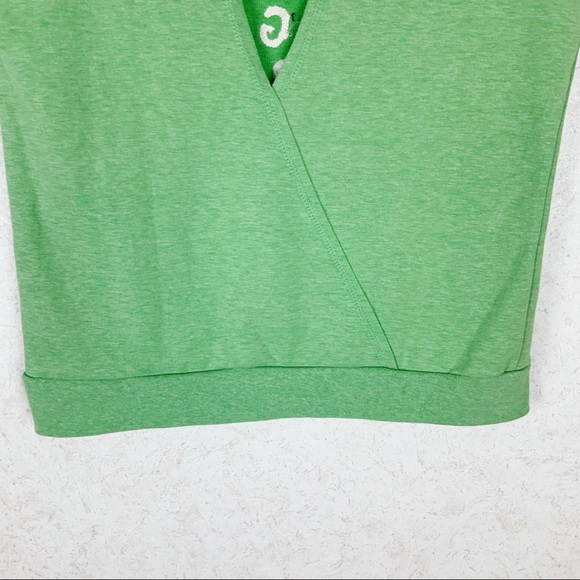 Tommy Girl NYC heart arrow keyhole back crop top - Picture 7 of 8